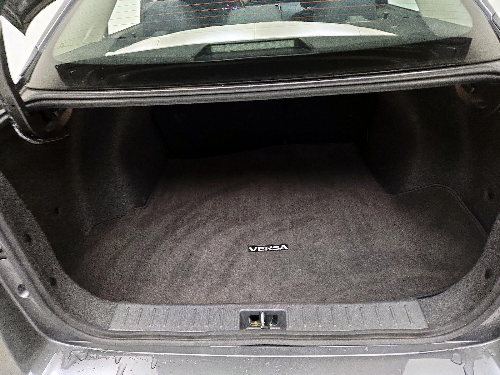 2025 Nissan Versa Sedan SV - Photo 20