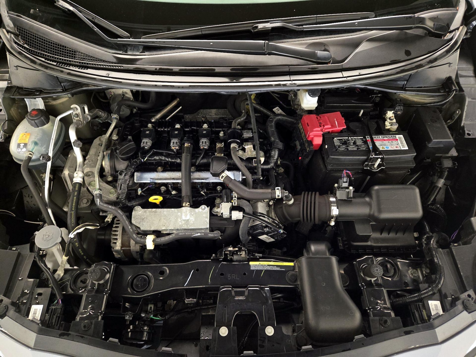 2025 Nissan Versa Sedan SV - Photo 21