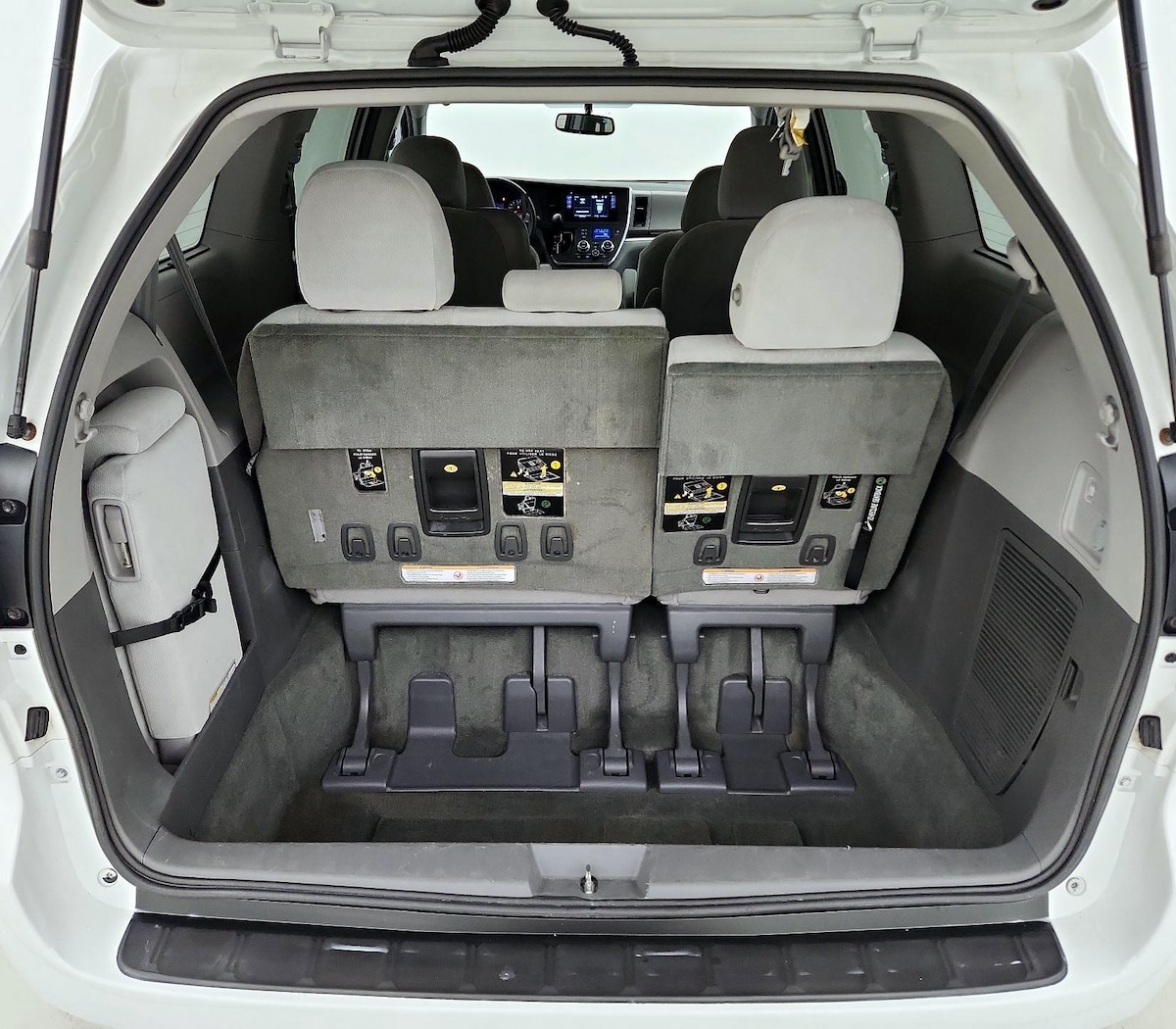 Trunk/Cargo (Seats Up)