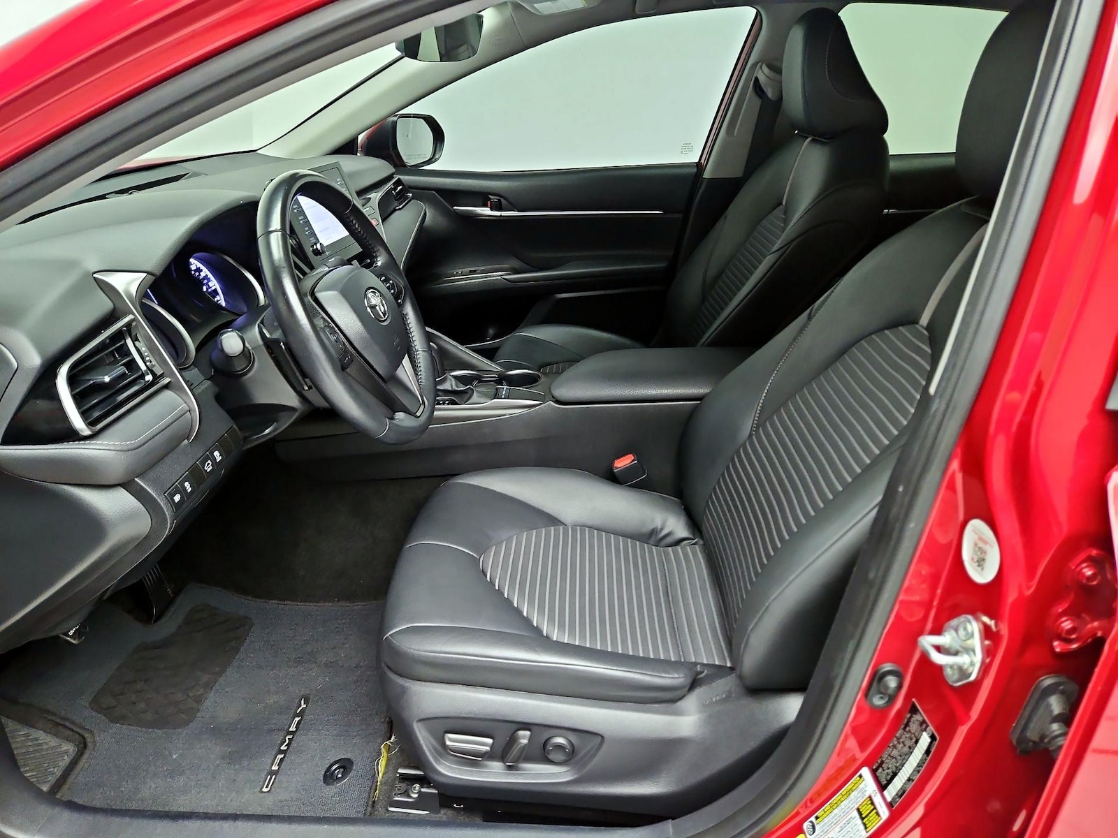 Power Seat(s) & Side Airbags