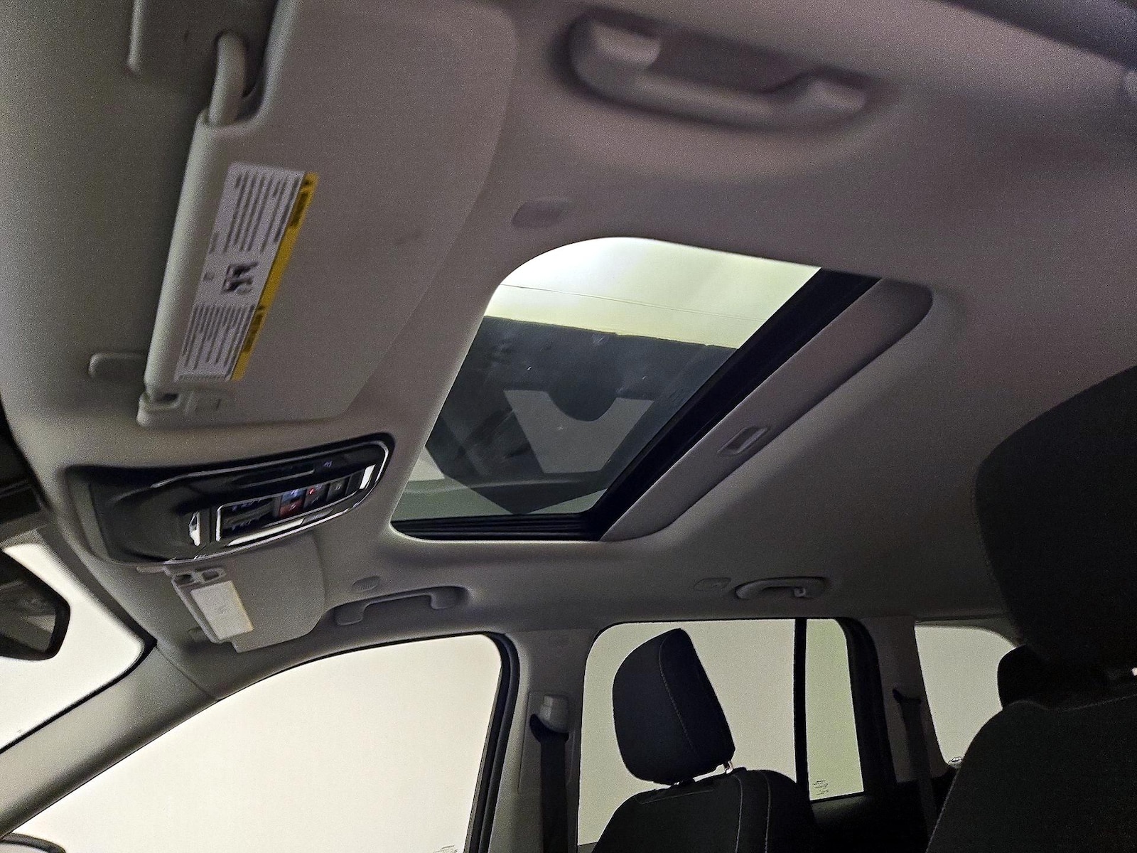 Sunroof(s) & Overhead Airbags
