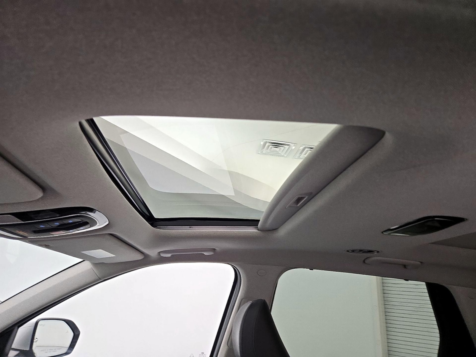 Sunroof(s) & Skylight(s)