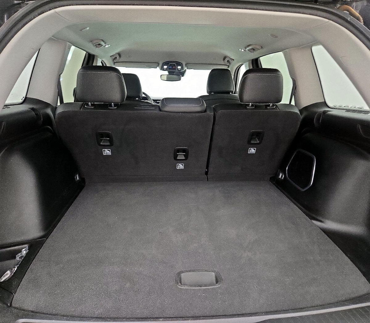 Trunk/Cargo (Seats Up)