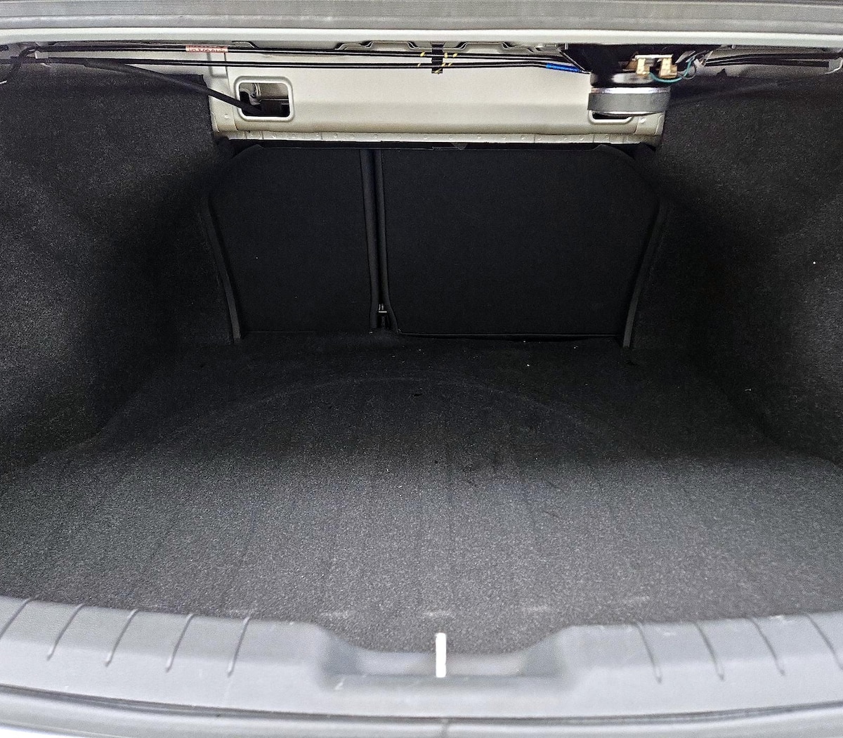 Trunk/Cargo (Seats Up)