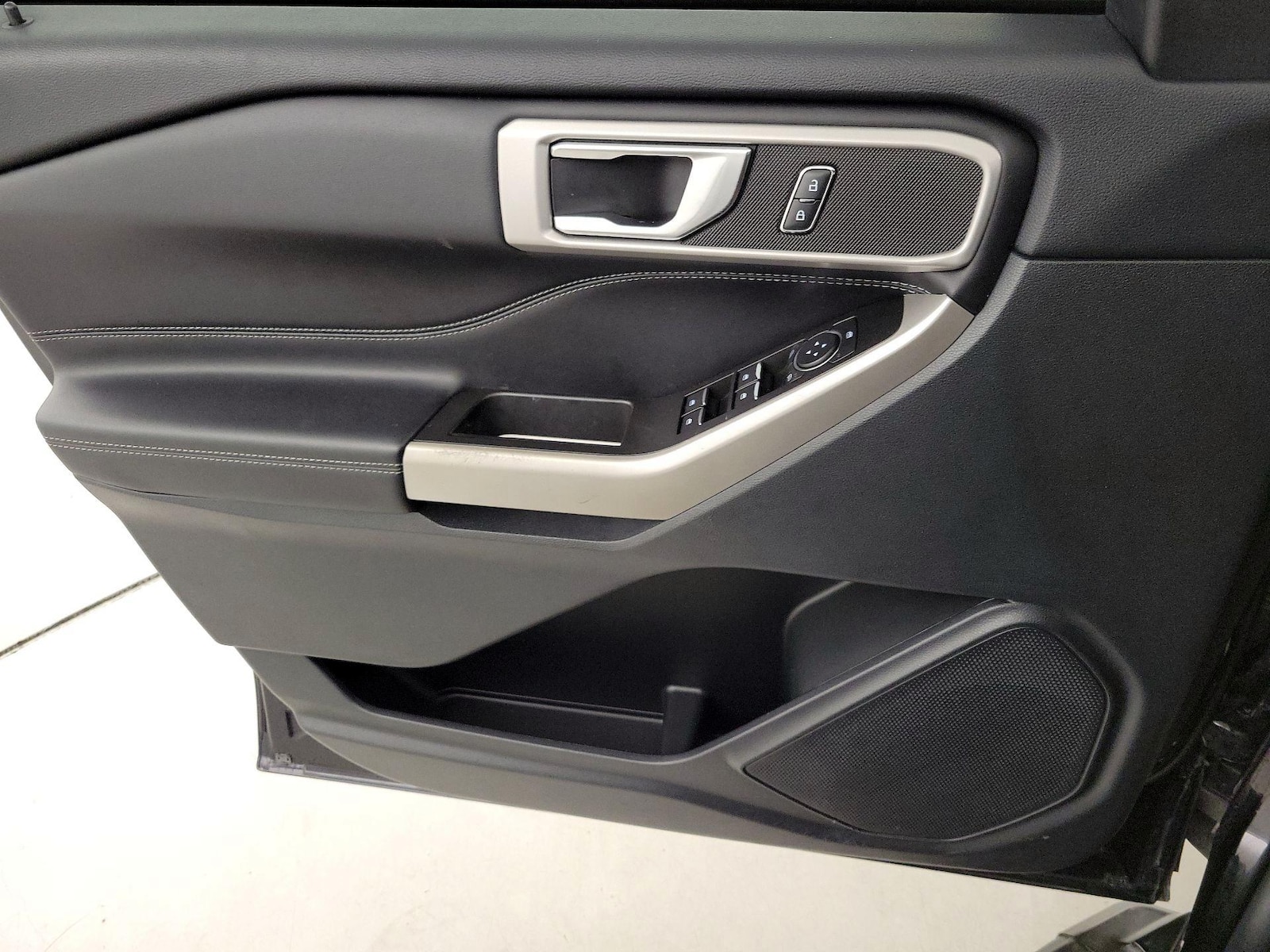 2021 Ford Explorer XLT - Photo 13