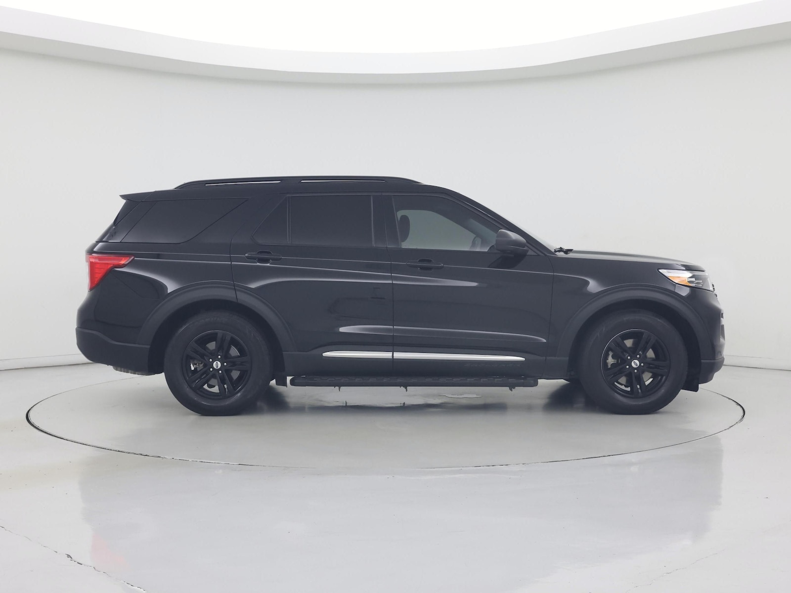 2021 Ford Explorer XLT - Photo 8