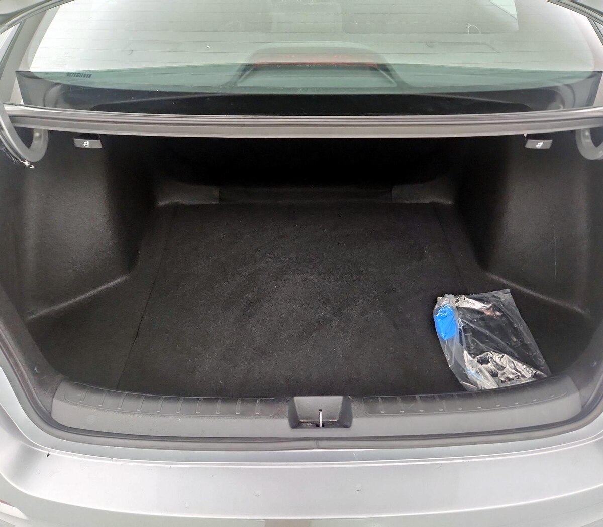Trunk/Cargo (Seats Up)