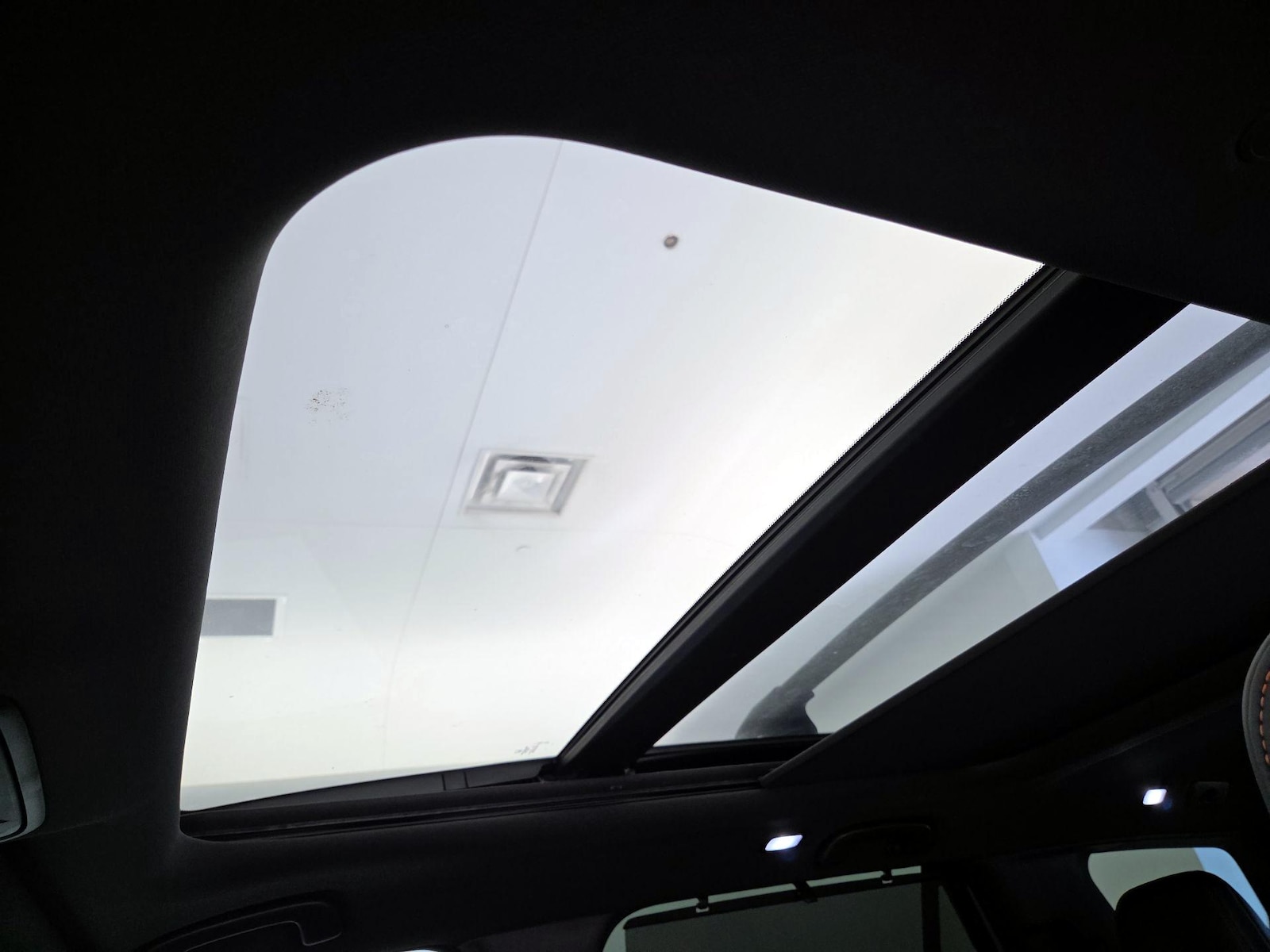 Sunroof(s) & Skylight(s)