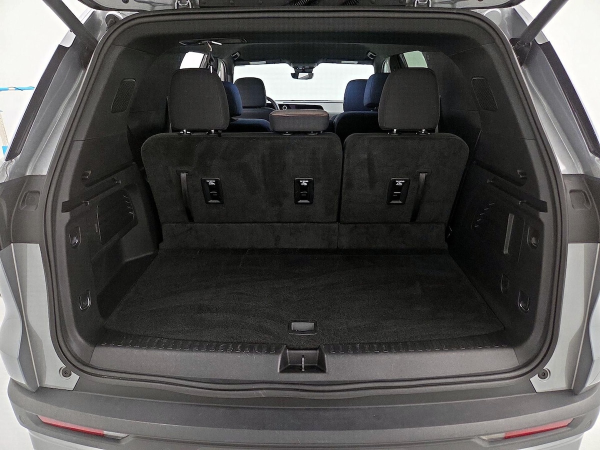 Trunk/Cargo (Seats Up)