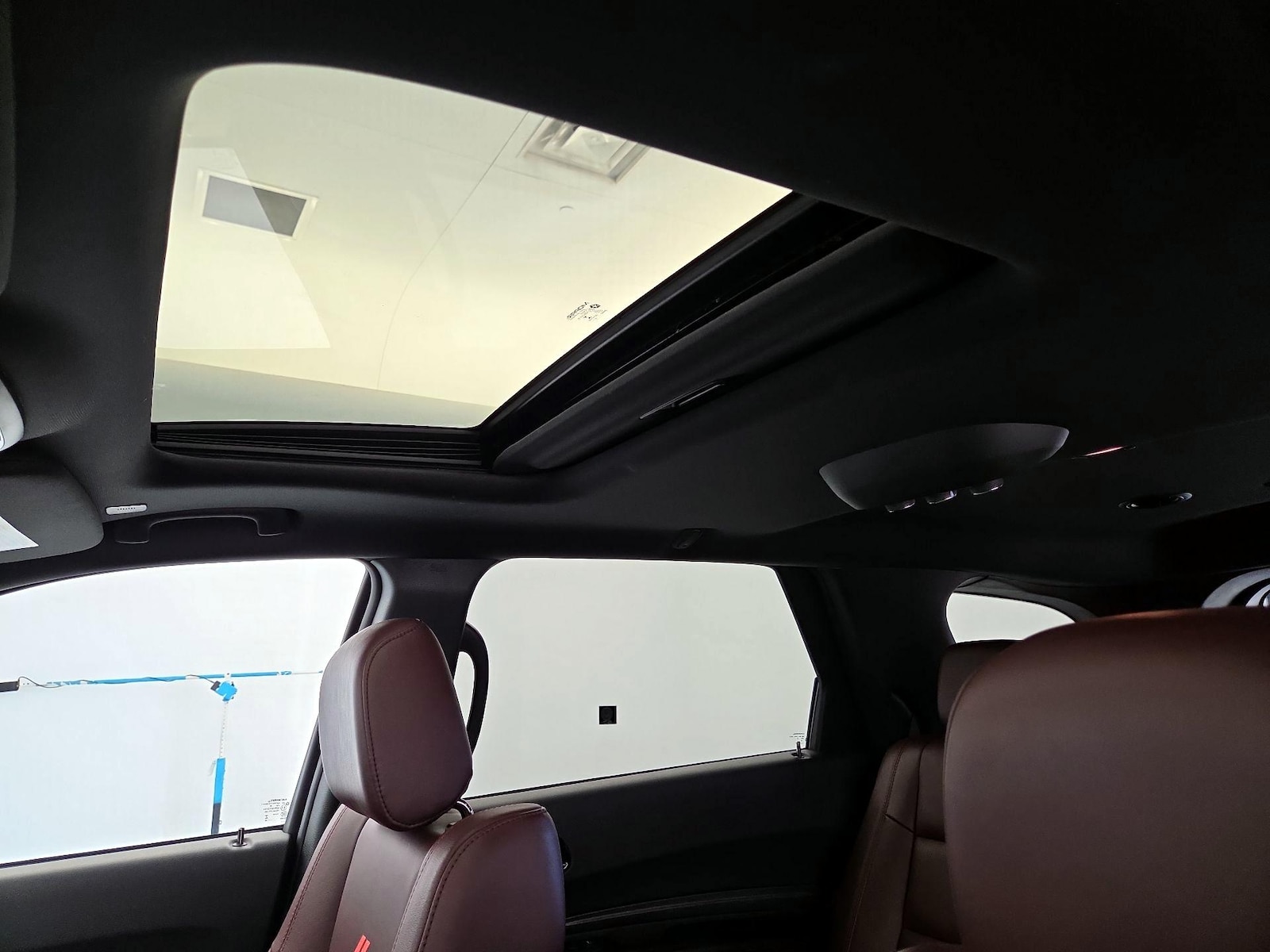 Sunroof(s) & Overhead Airbags