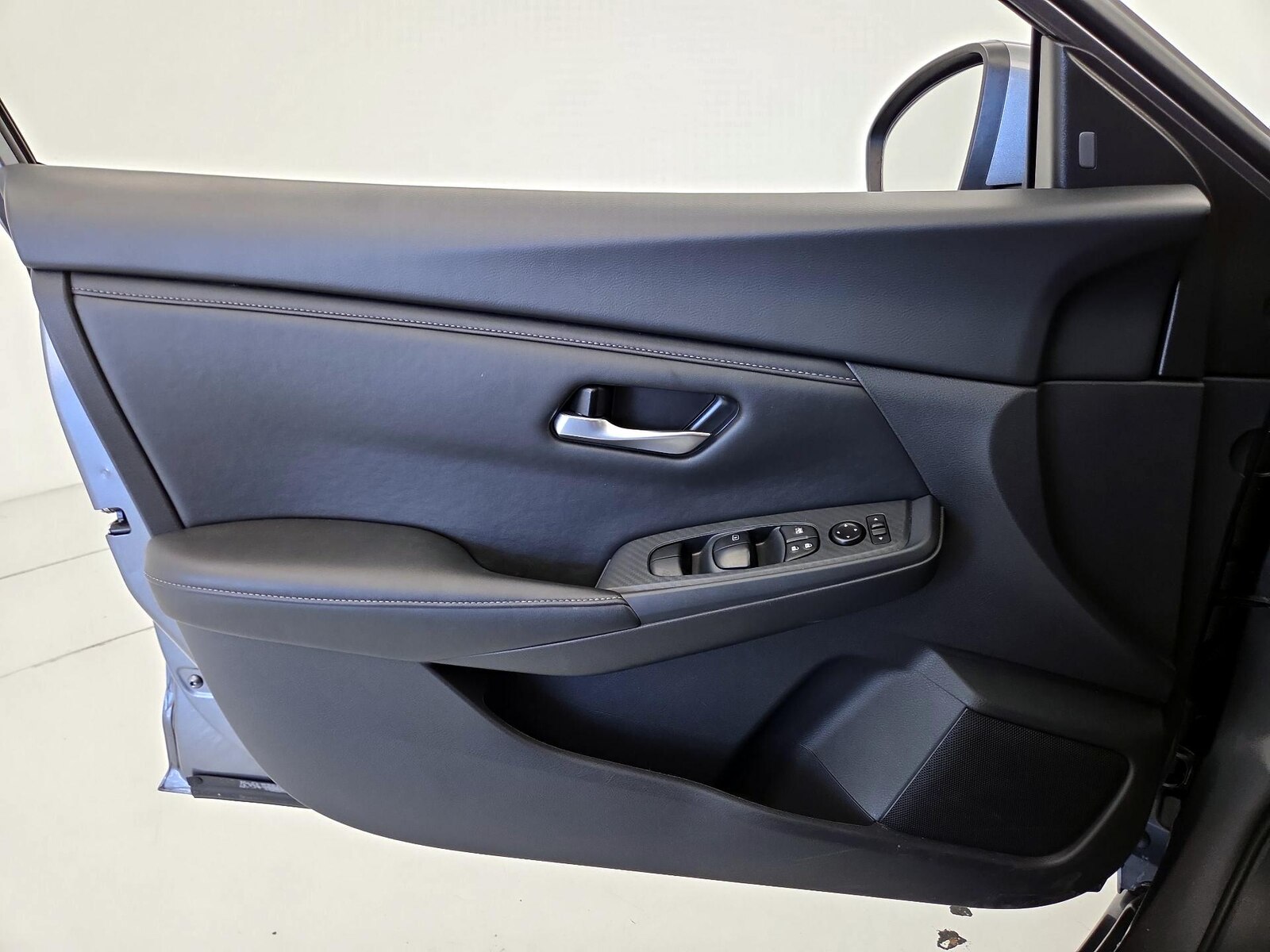 2025 Nissan Sentra SV - Photo 13