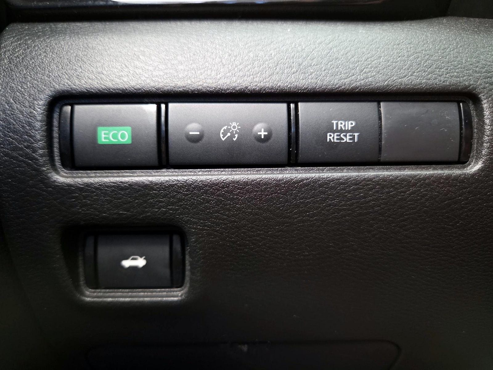 2025 Nissan Sentra SV - Photo 14