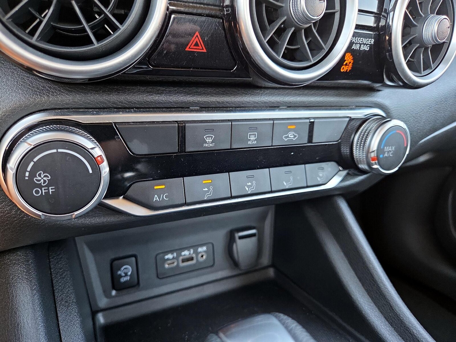2025 Nissan Sentra SV - Photo 17