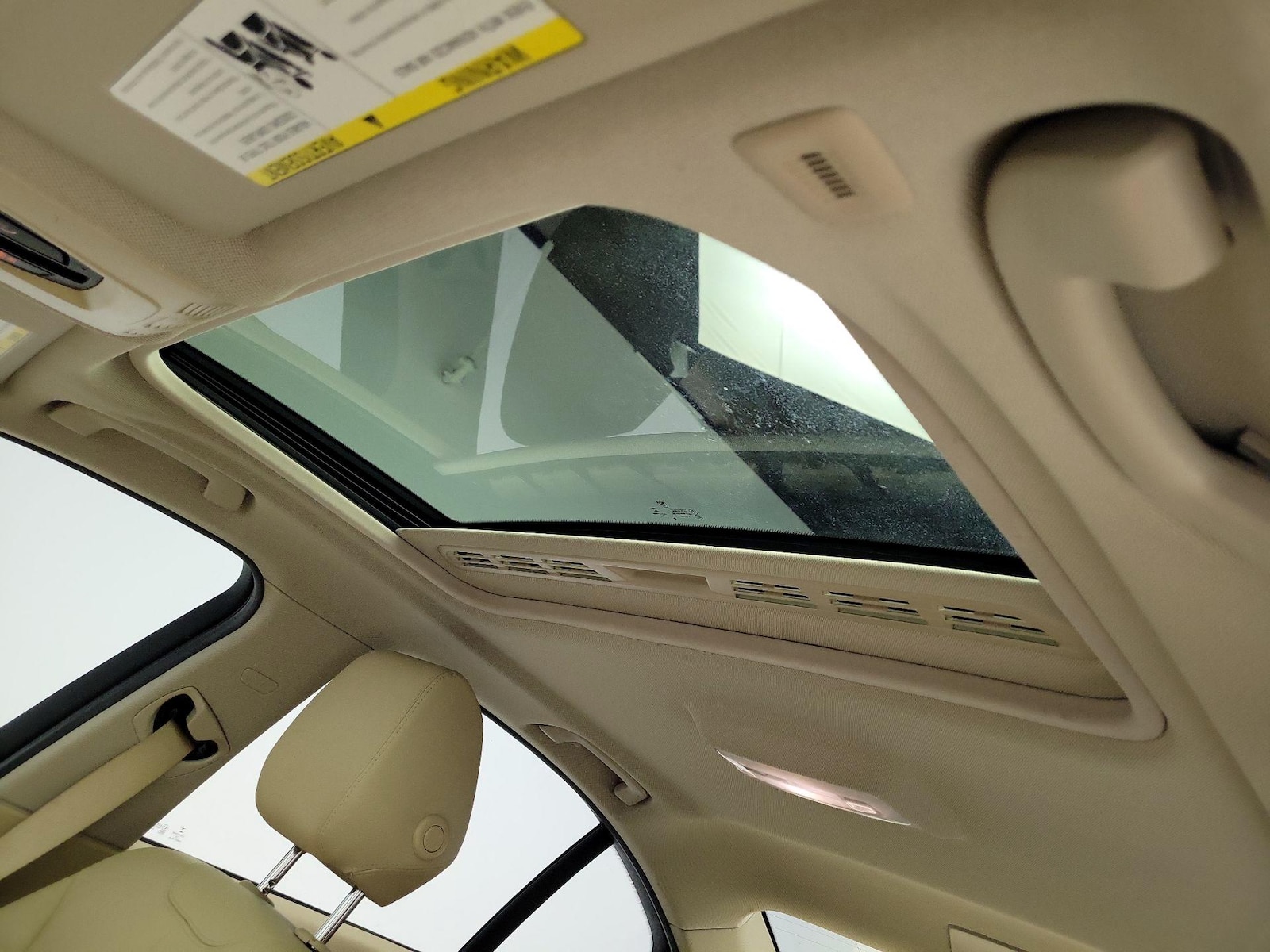Sunroof(s) & Overhead Airbags