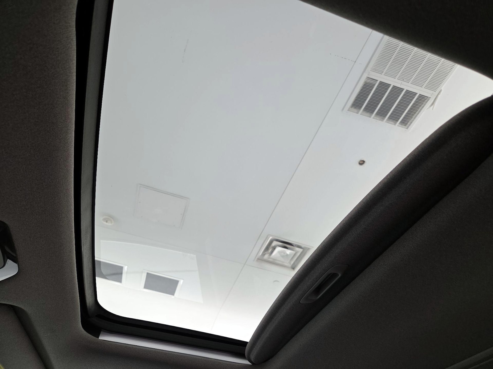 Sunroof(s) & Skylight(s)