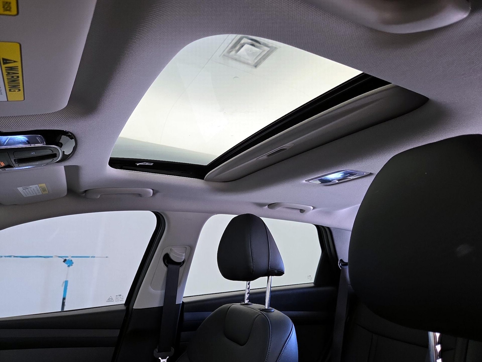 Sunroof(s) & Overhead Airbags