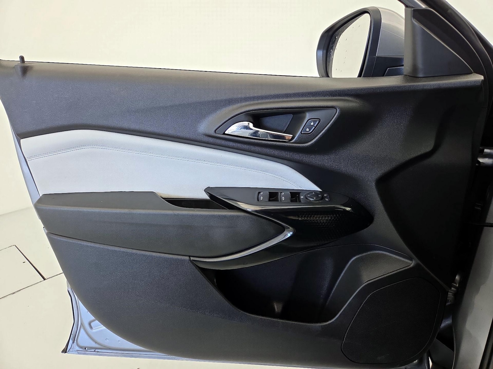 2026 Chevrolet Trax LT - Photo 13