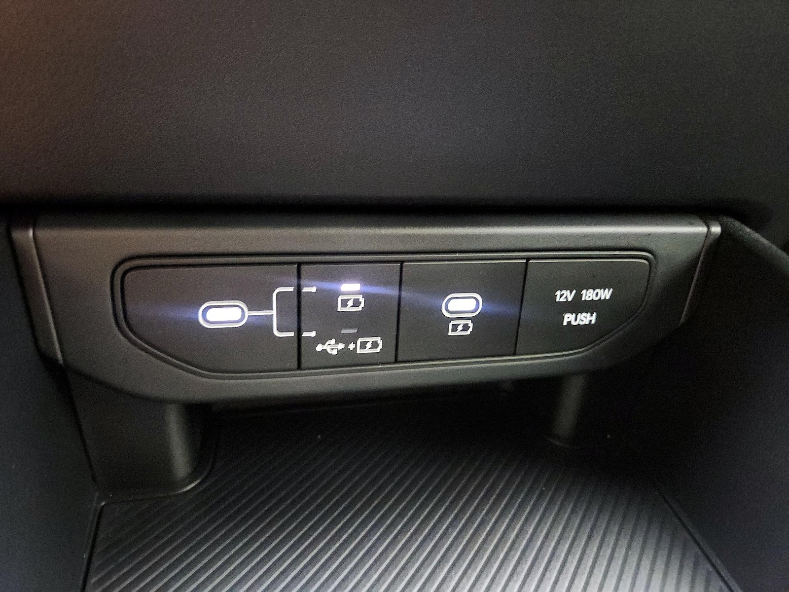2026 Kia K4 LXS - Photo 19