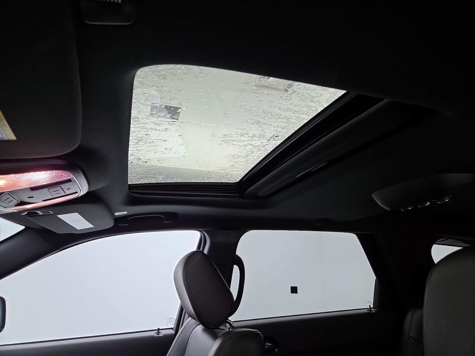 Sunroof(s) & Overhead Airbags