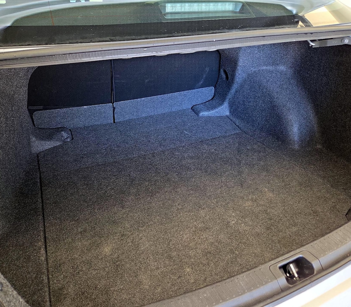 Trunk/Cargo (Seats Up)