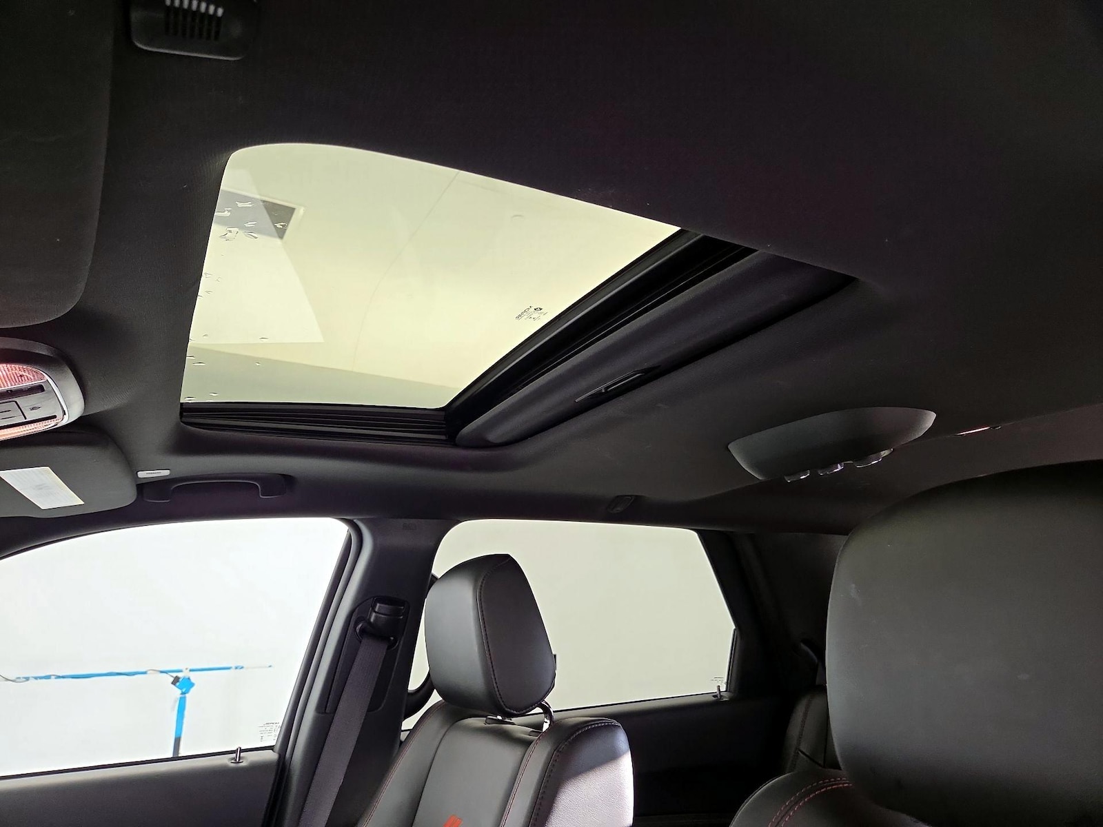 Sunroof(s) & Overhead Airbags