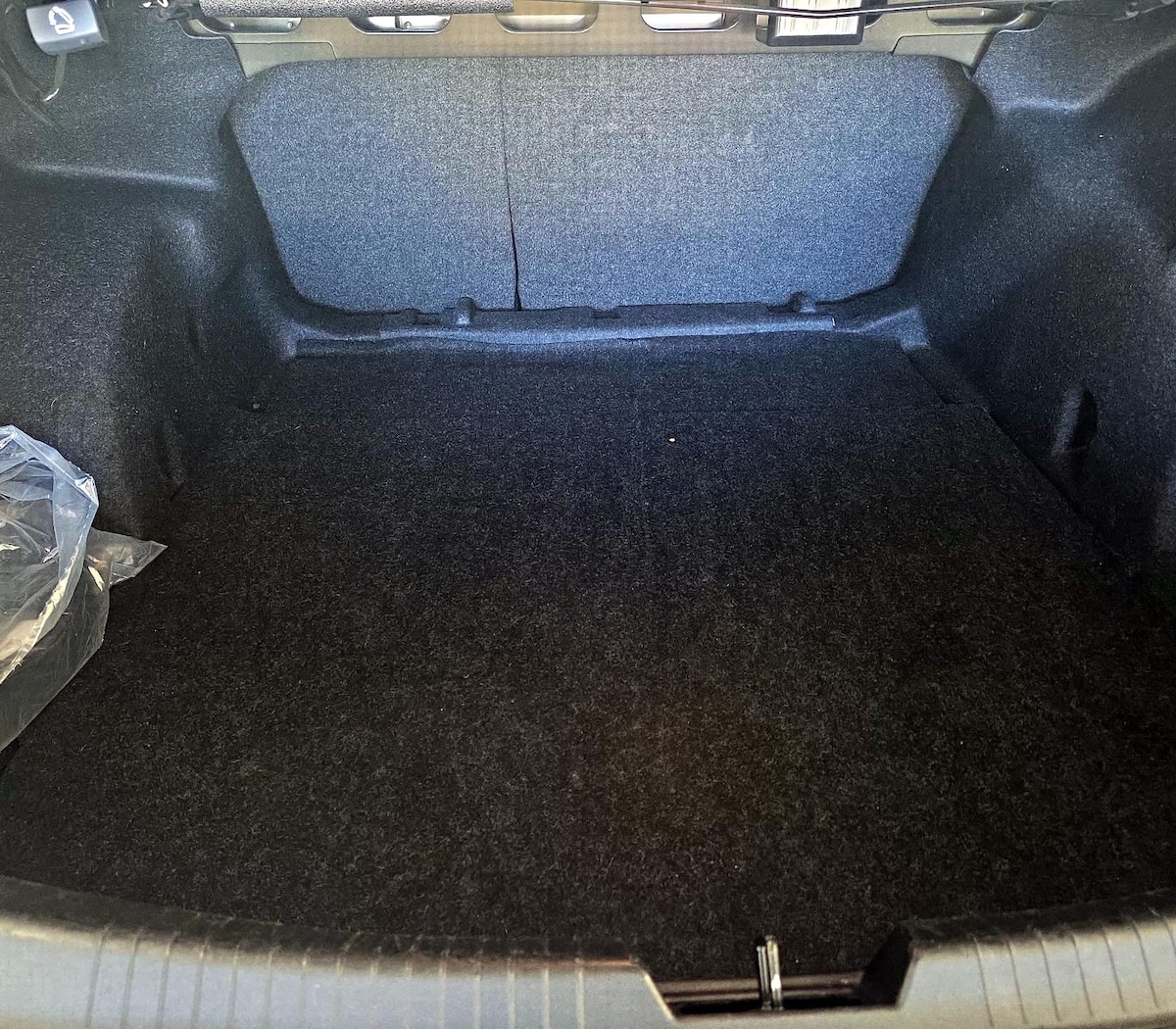 Trunk/Cargo (Seats Up)
