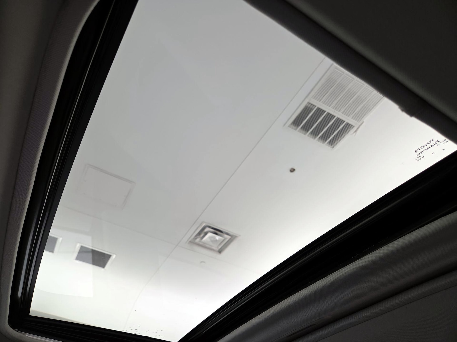 Sunroof(s) & Overhead Airbags