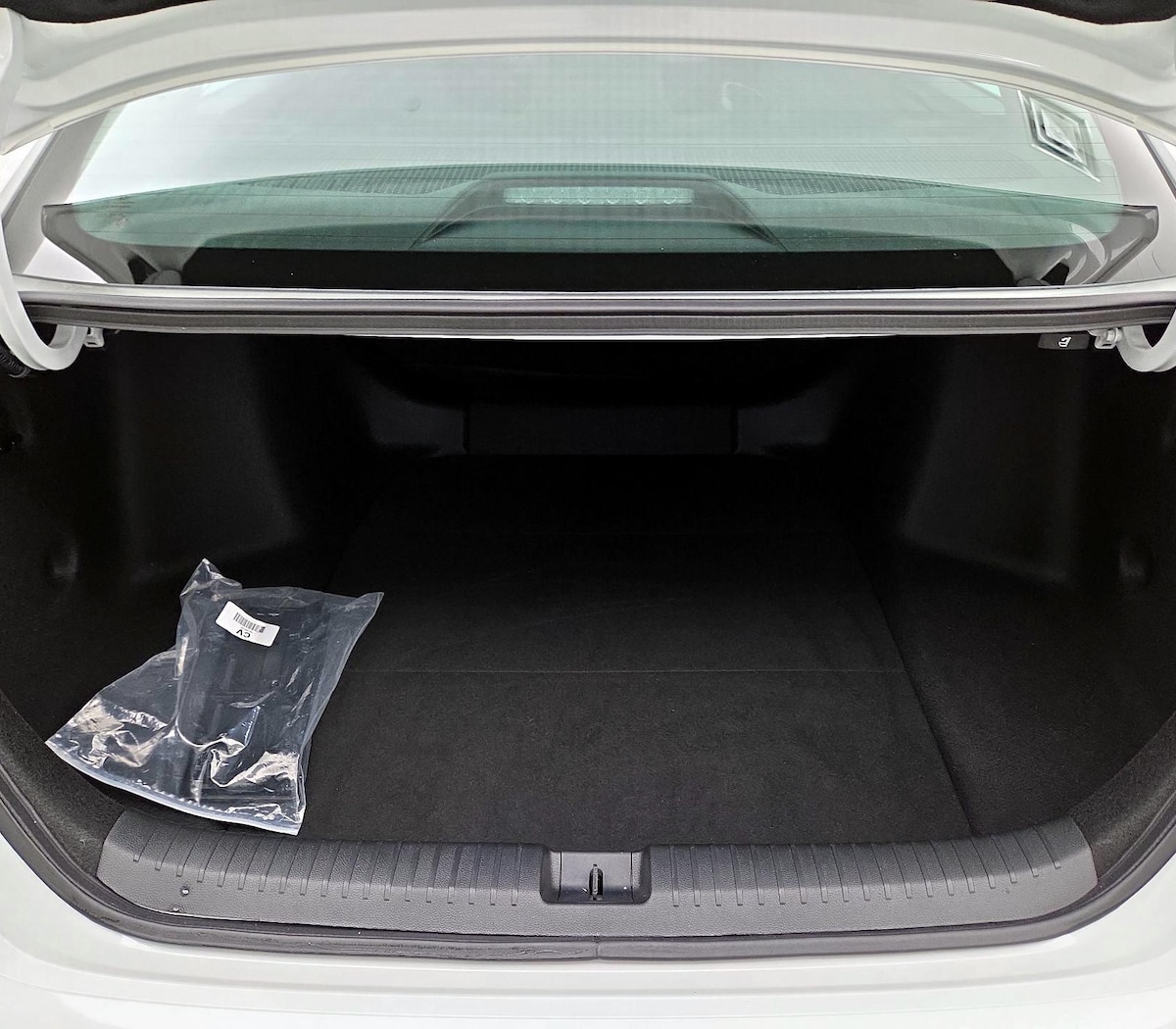 Trunk/Cargo (Seats Up)