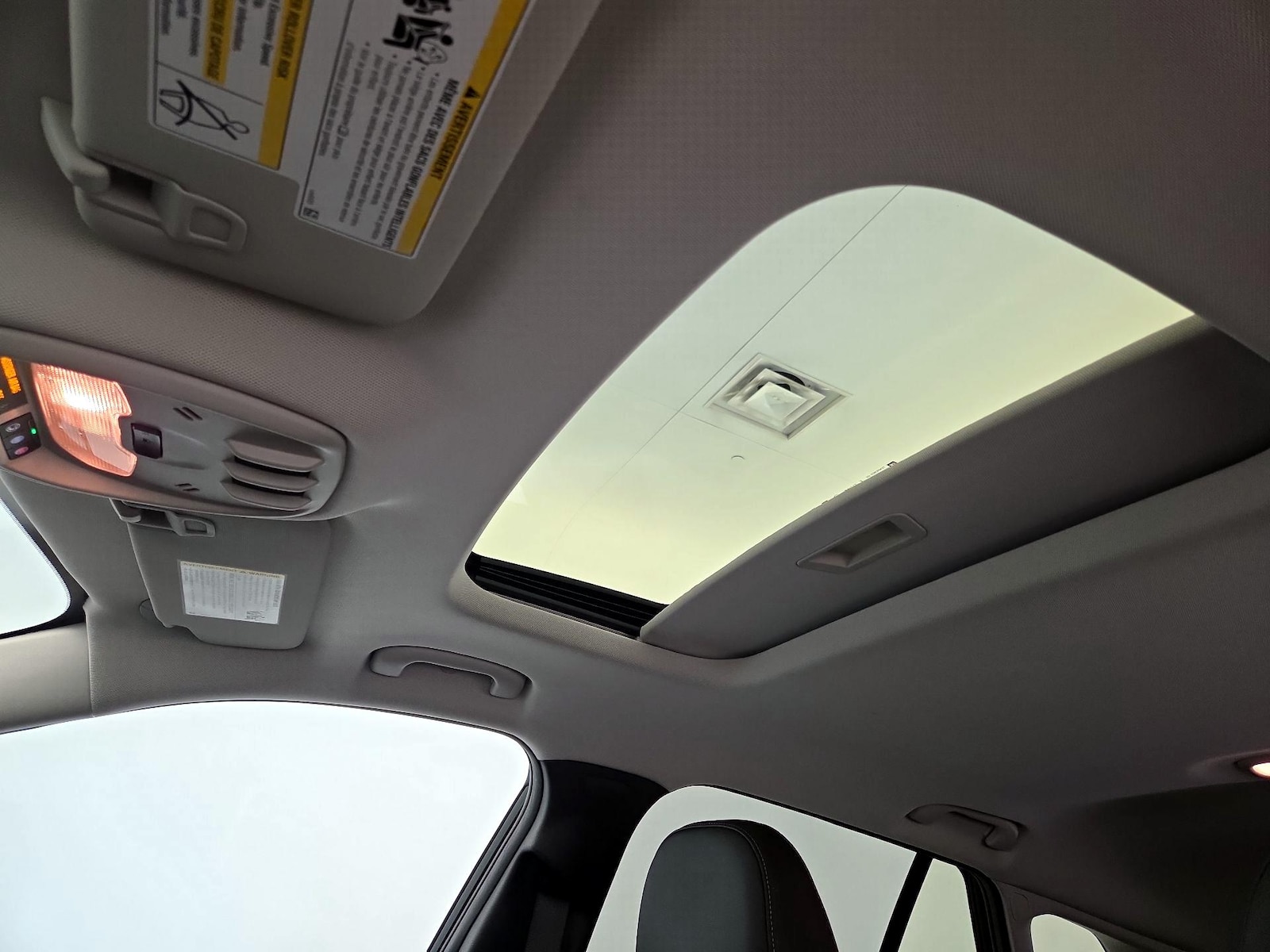 Sunroof(s) & Overhead Airbags