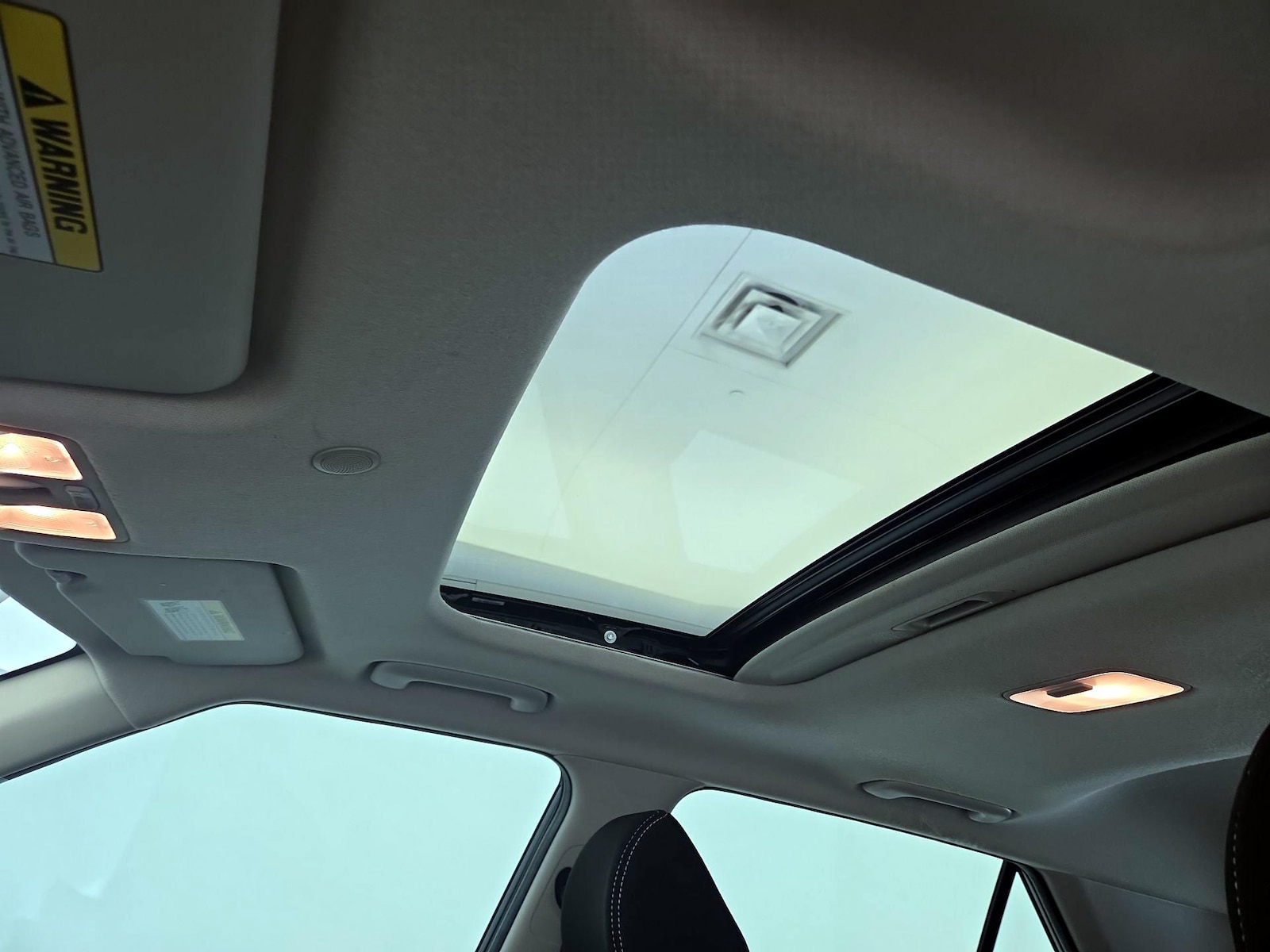 Sunroof(s) & Overhead Airbags
