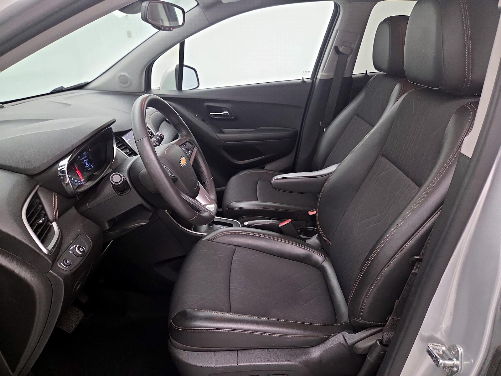 Power Seat(s) & Side Airbags