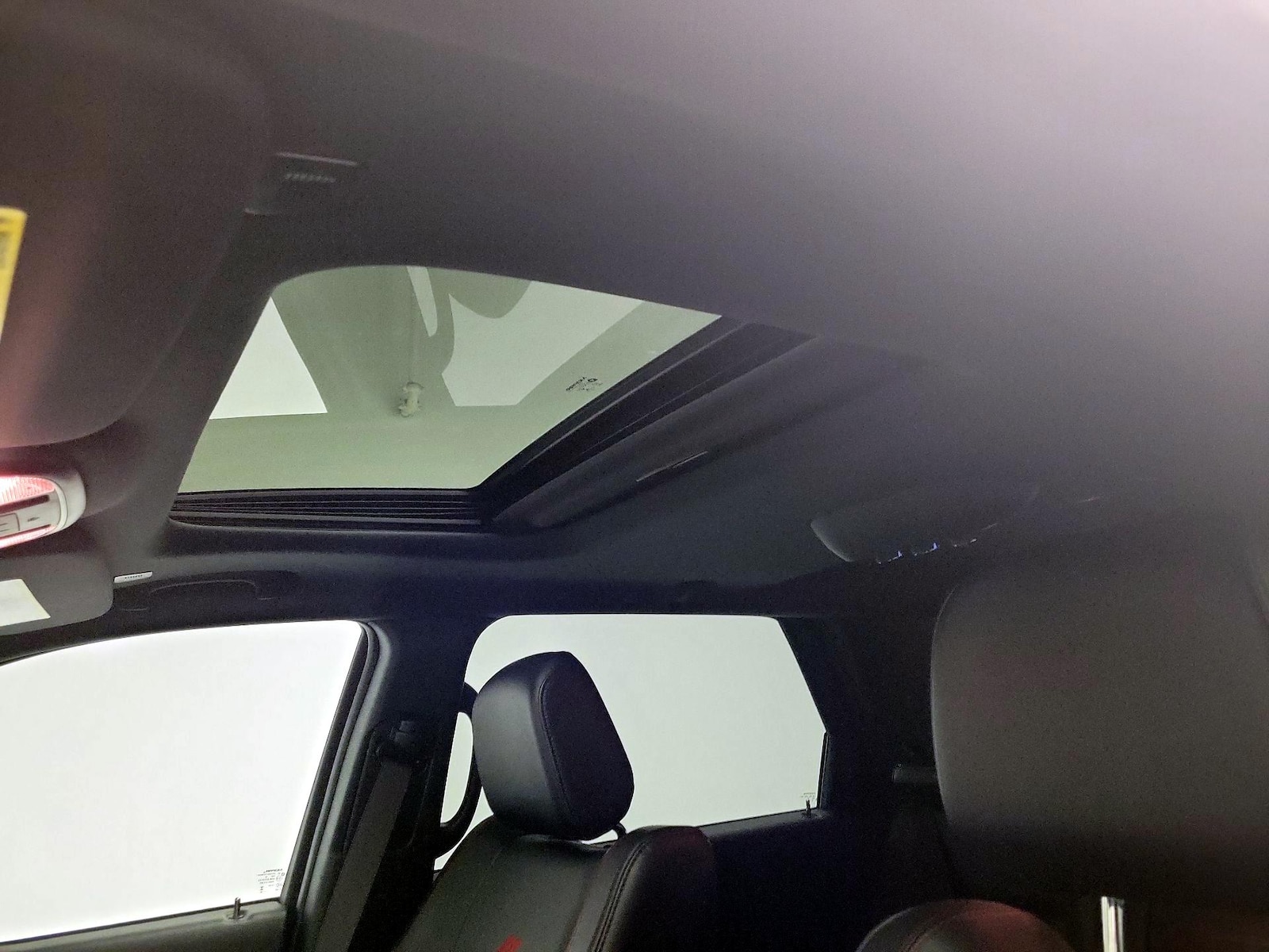 Sunroof(s) & Overhead Airbags