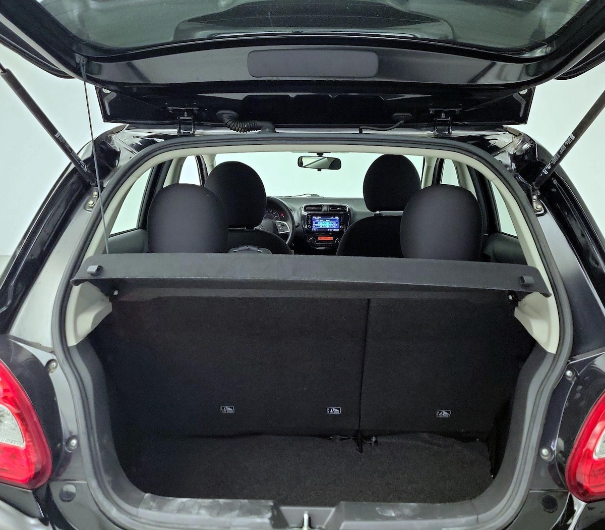 Trunk/Cargo (Seats Up)