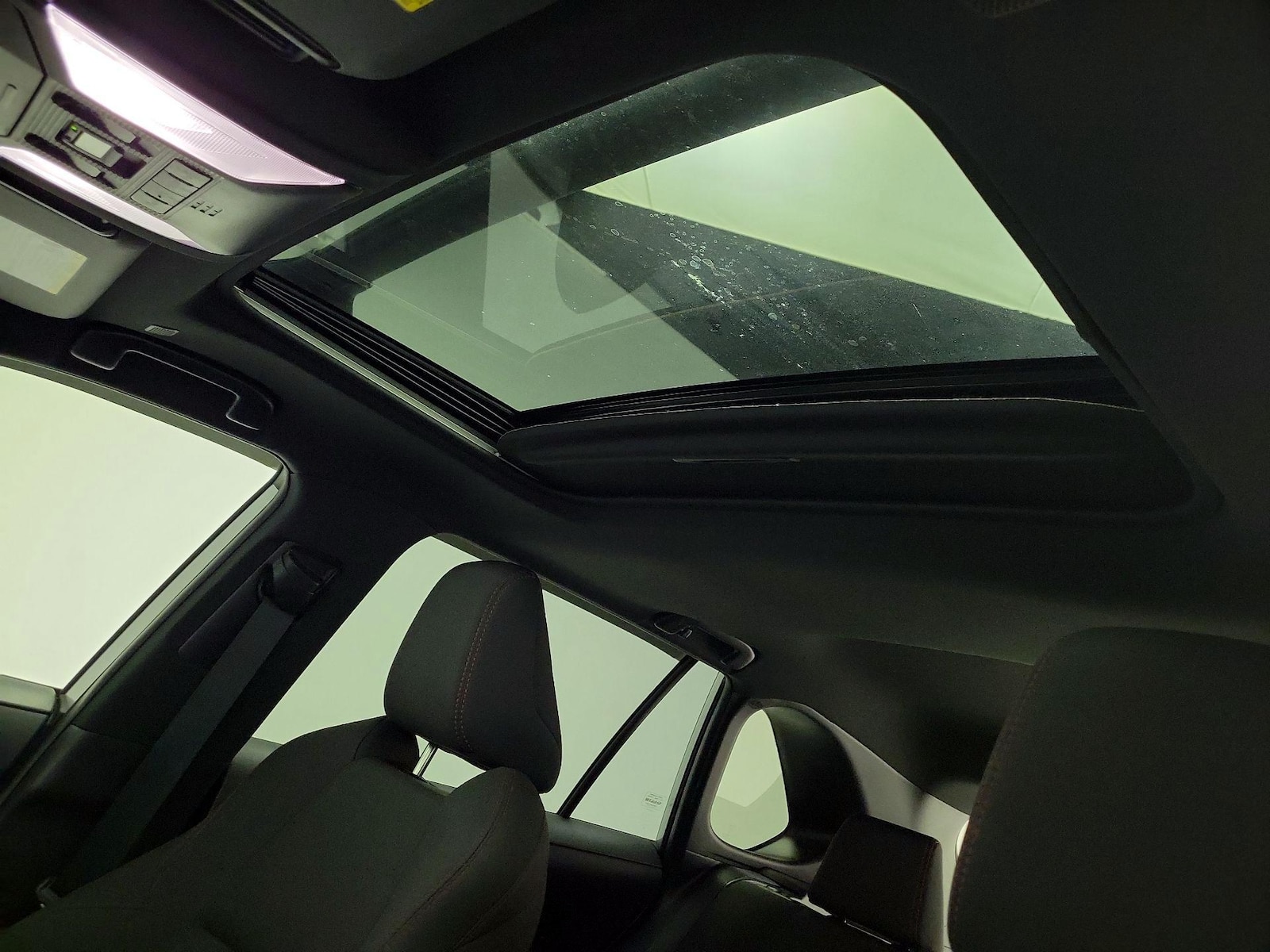Sunroof(s) & Overhead Airbags