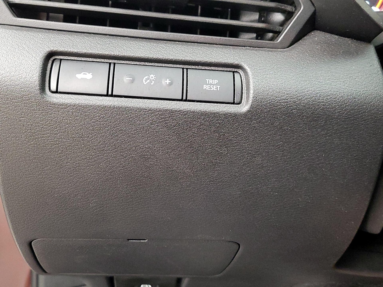 2025 Nissan Altima SV - Photo 14
