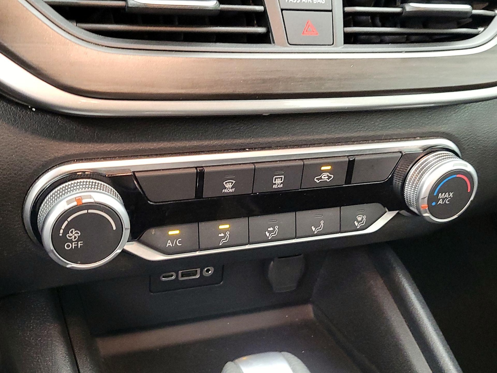 2025 Nissan Altima SV - Photo 17