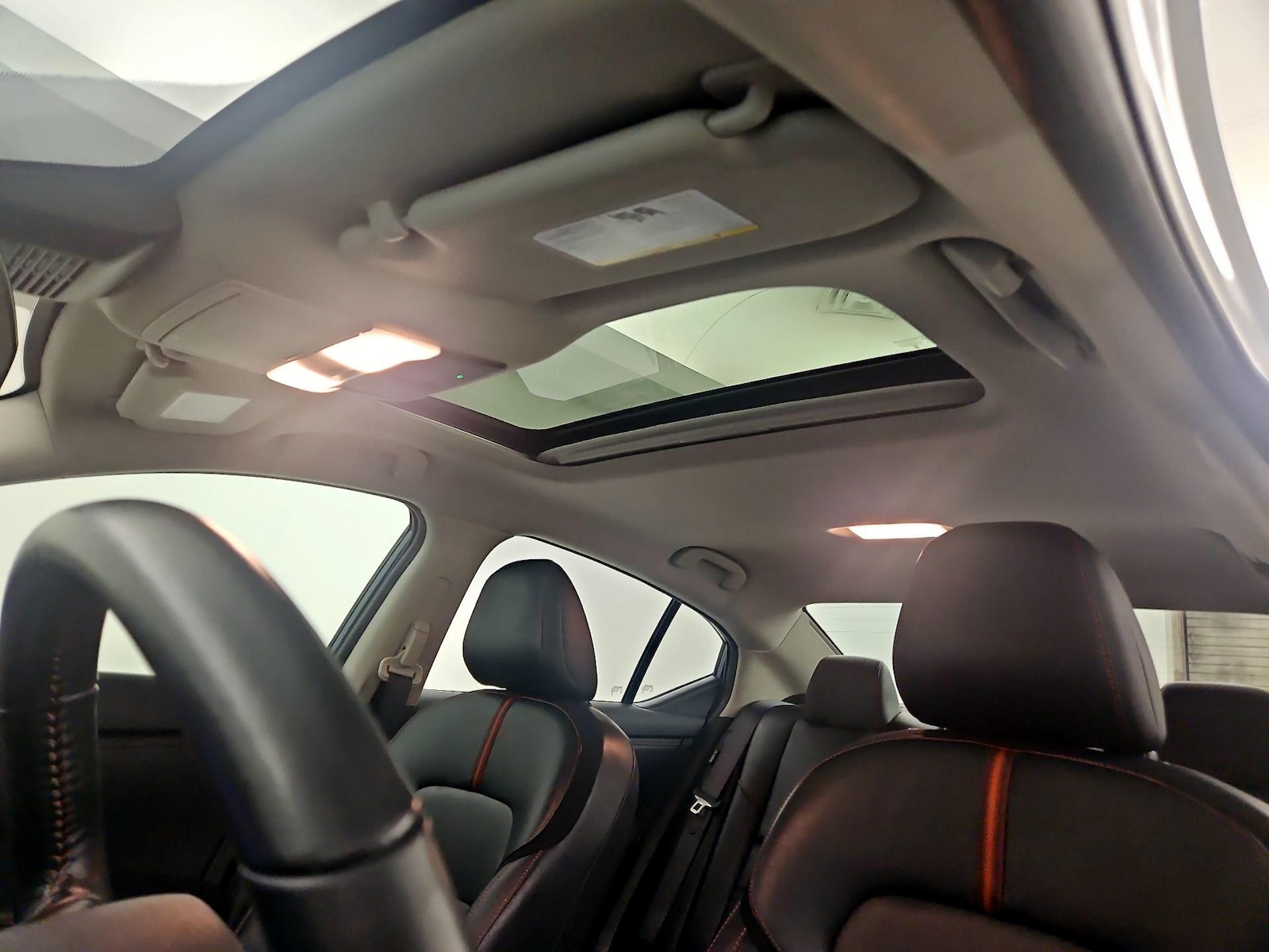 Sunroof(s) & Overhead Airbags