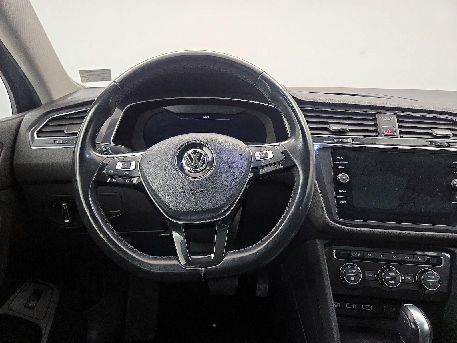 2018 Volkswagen Tiguan SEL Premium - Photo 11