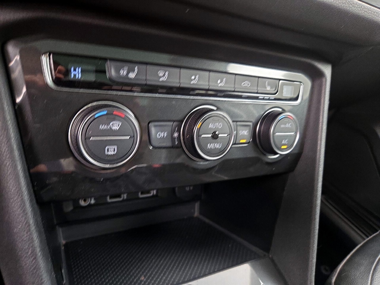 2018 Volkswagen Tiguan SEL Premium - Photo 18