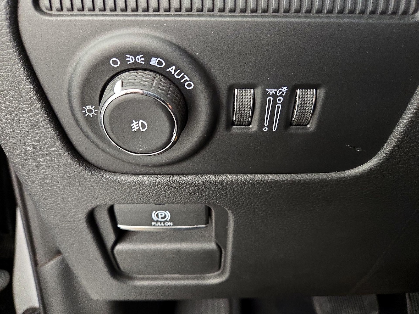 2025 Jeep Wagoneer Series II - Photo 14