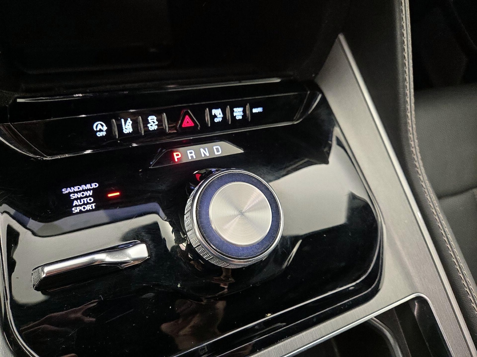 2025 Jeep Wagoneer Series II - Photo 19