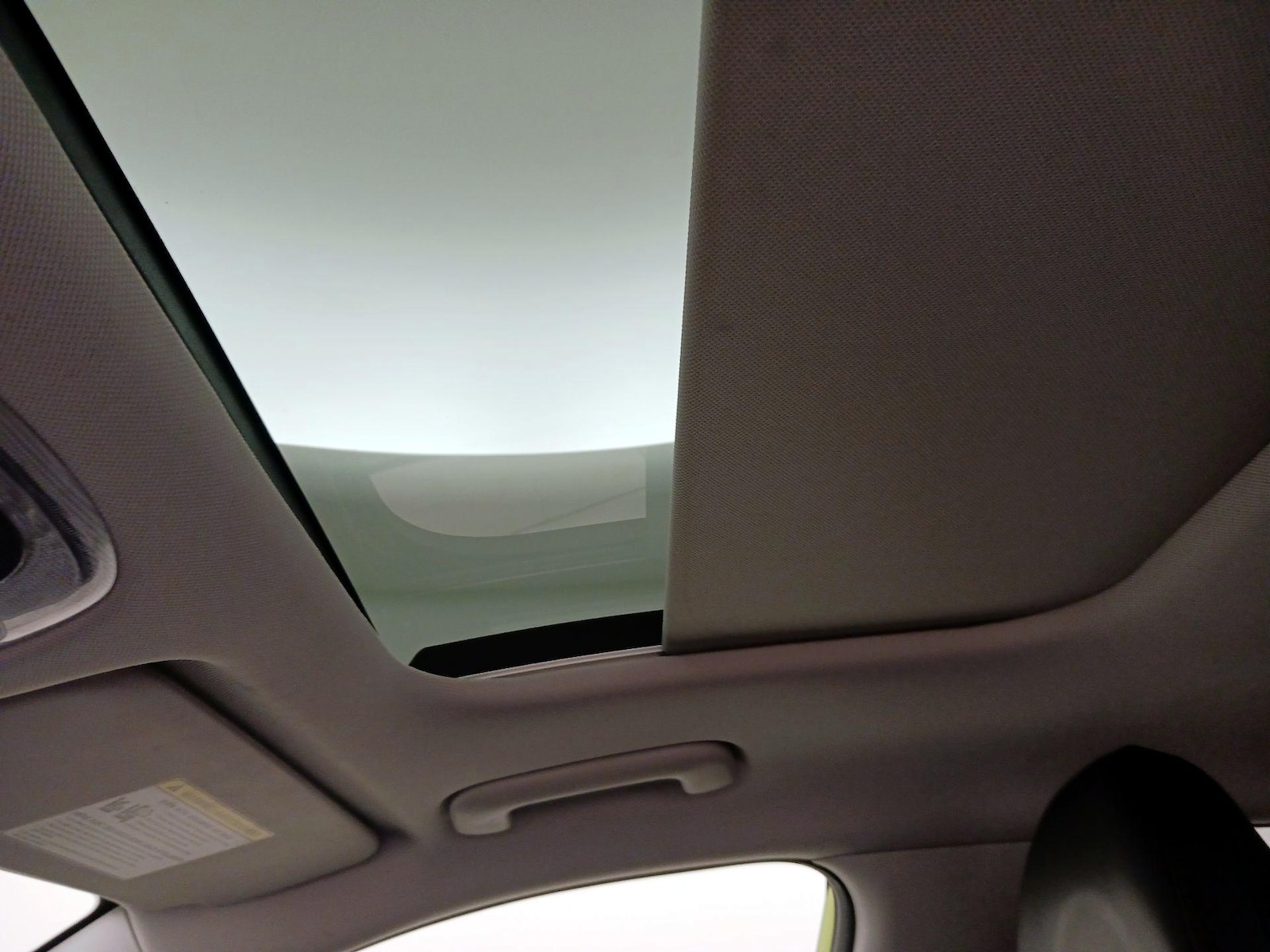 Sunroof(s) & Overhead Airbags