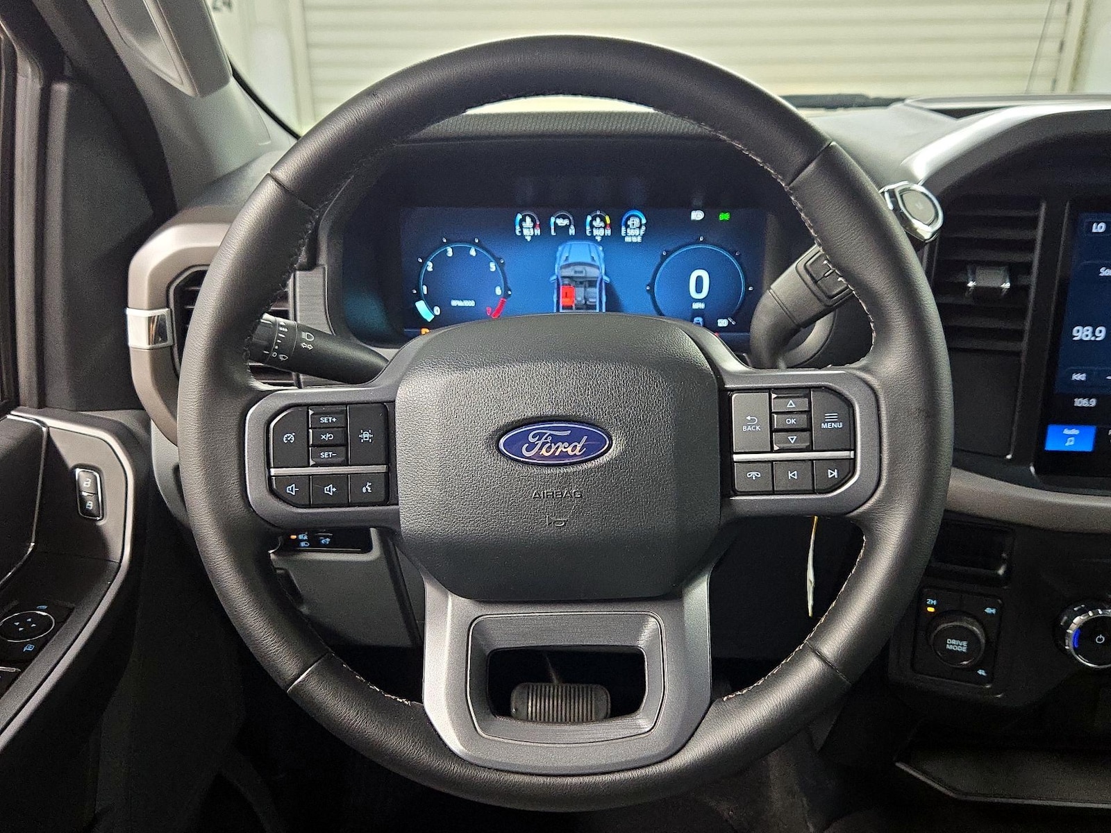 2025 Ford F-150 XLT - Photo 11