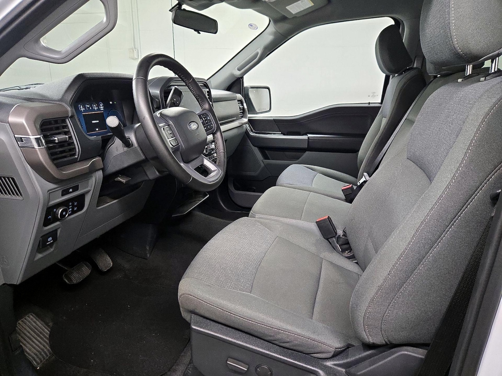 2025 Ford F-150 XLT - Photo 12