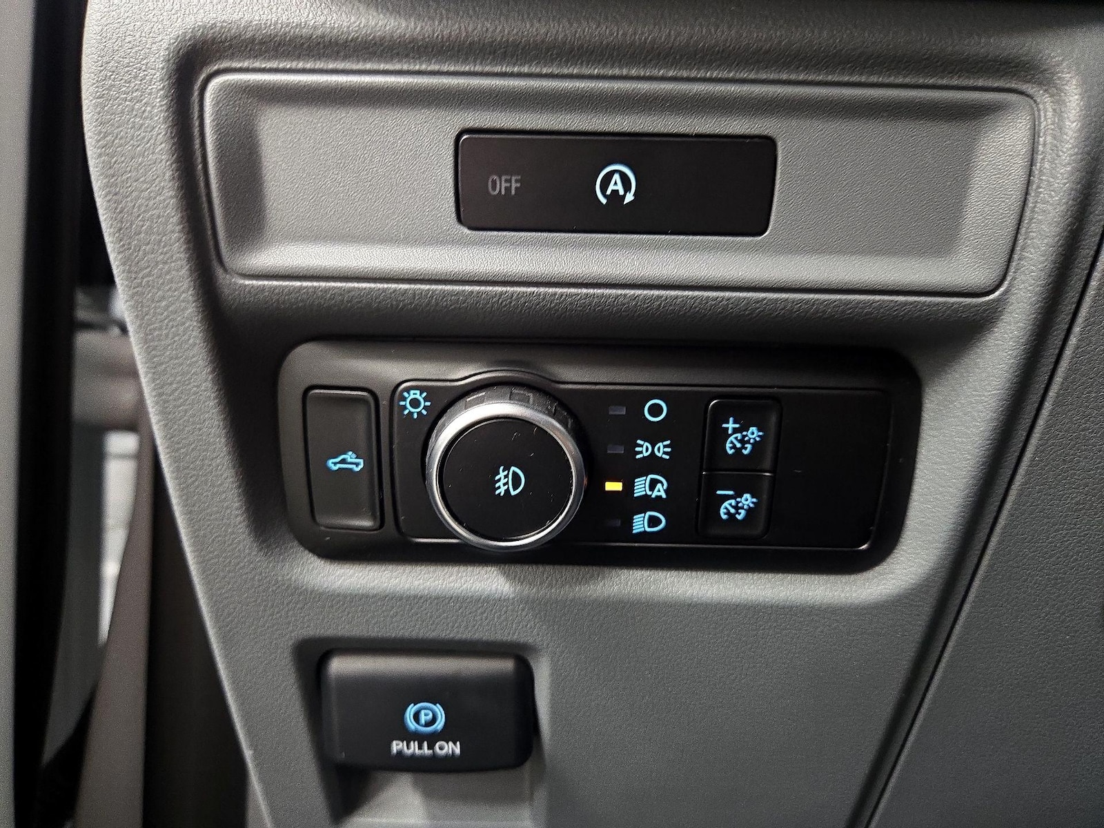 2025 Ford F-150 XLT - Photo 14