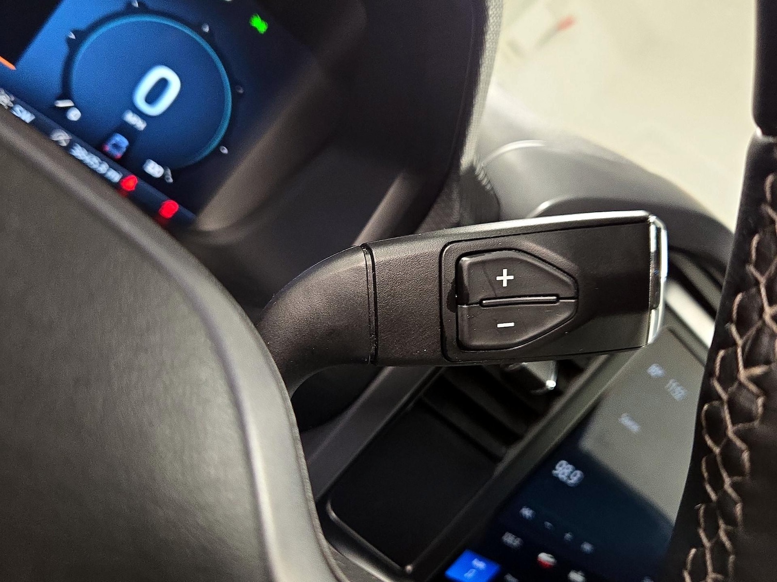 2025 Ford F-150 XLT - Photo 18