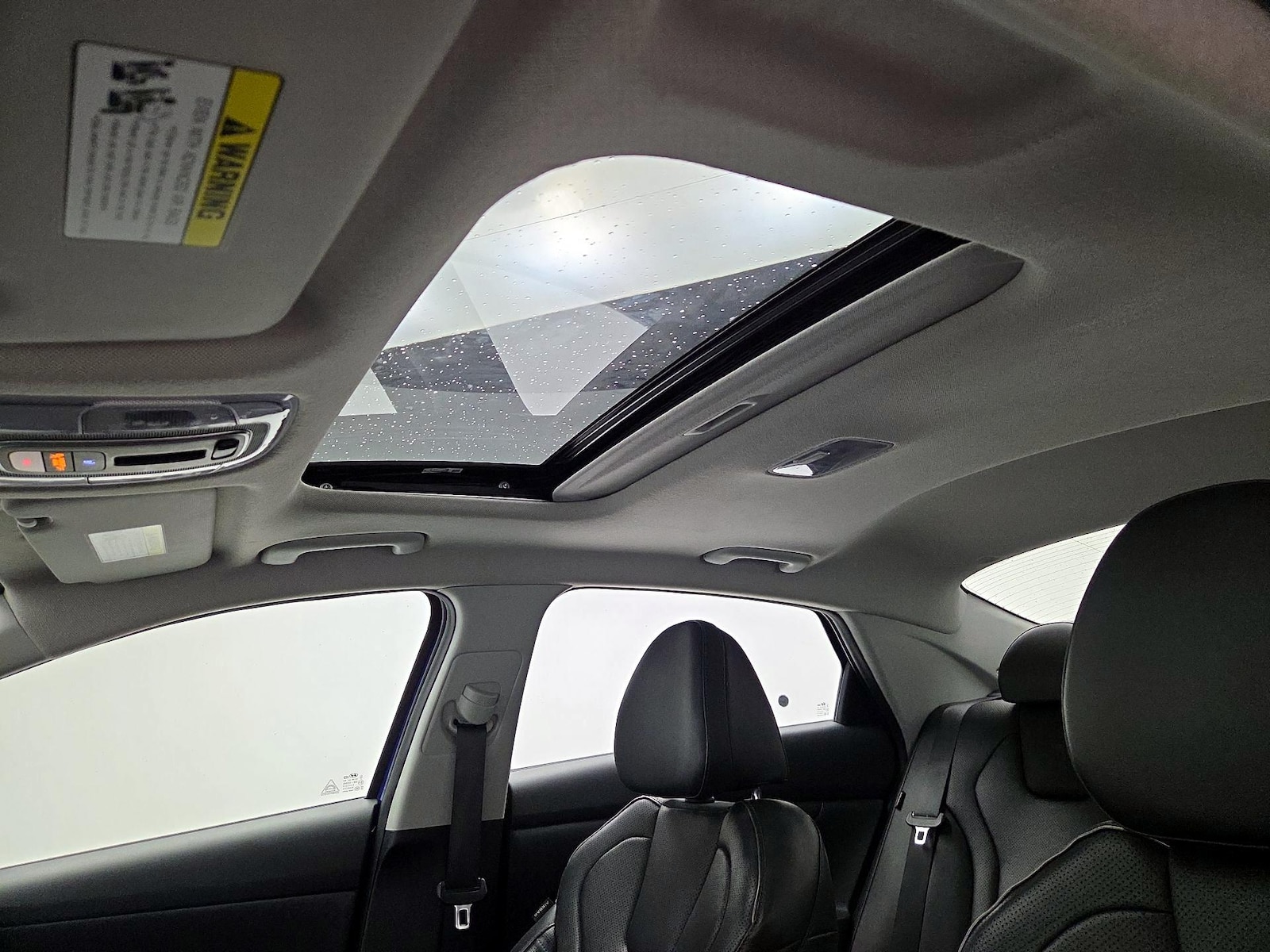 Sunroof(s) & Overhead Airbags
