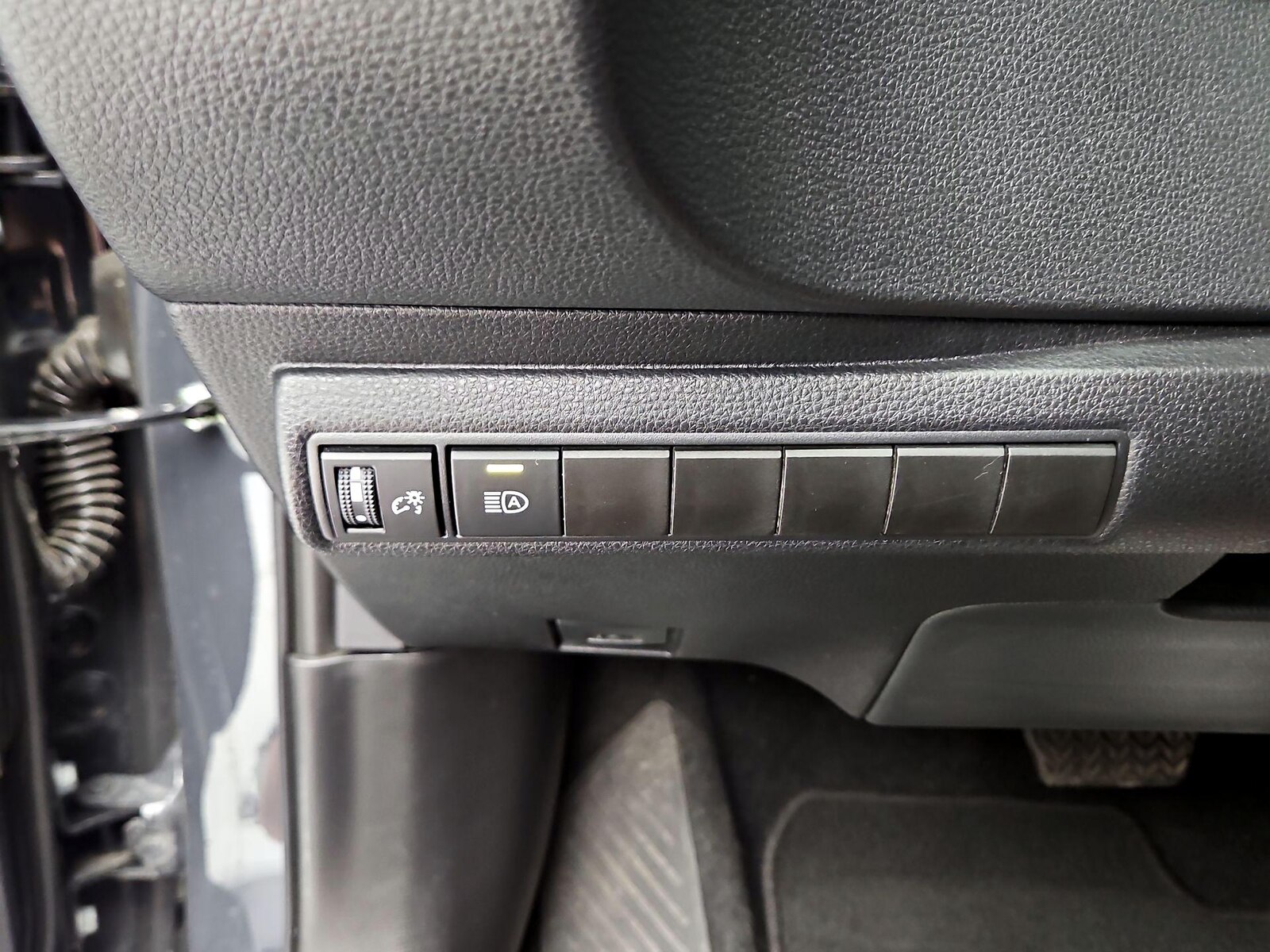 2026 Toyota Corolla SE - Photo 14
