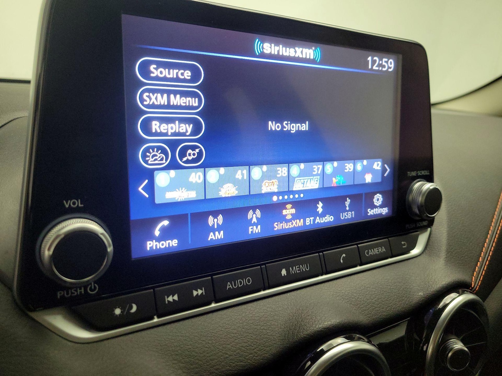 2025 Nissan Sentra SR - Photo 16