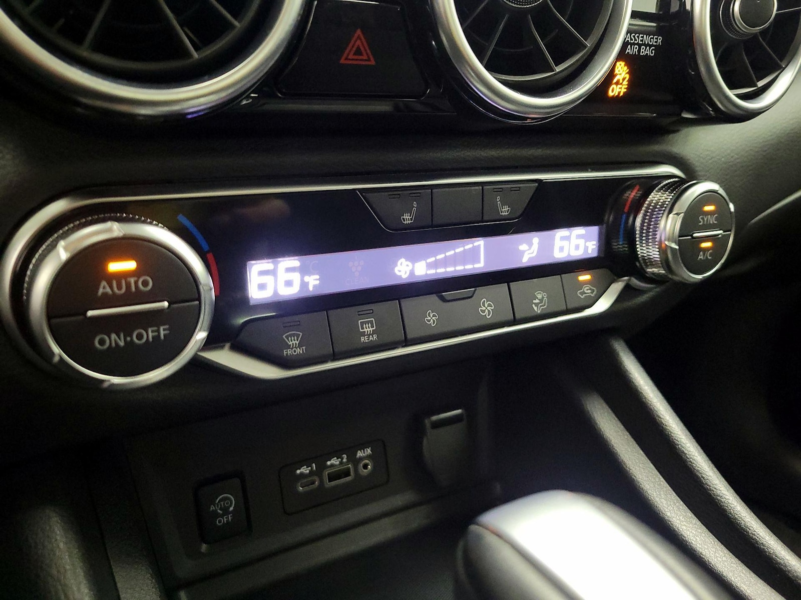 2025 Nissan Sentra SR - Photo 17